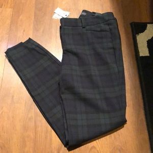 The limited NWT tartan ankle pant